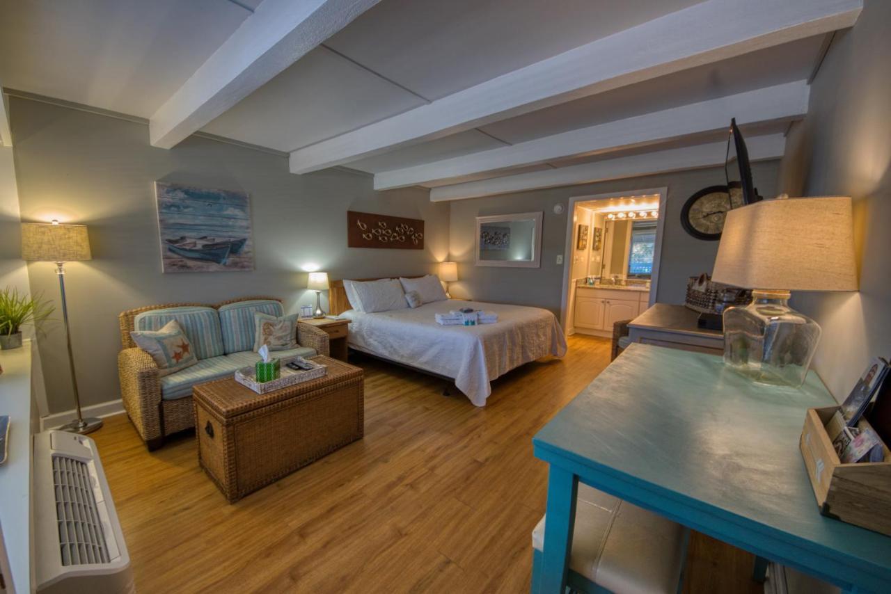 Waterway View Studio 2 W/ Pool, 1 Mile To Wrightsville Beach ウィルミントン エクステリア 写真