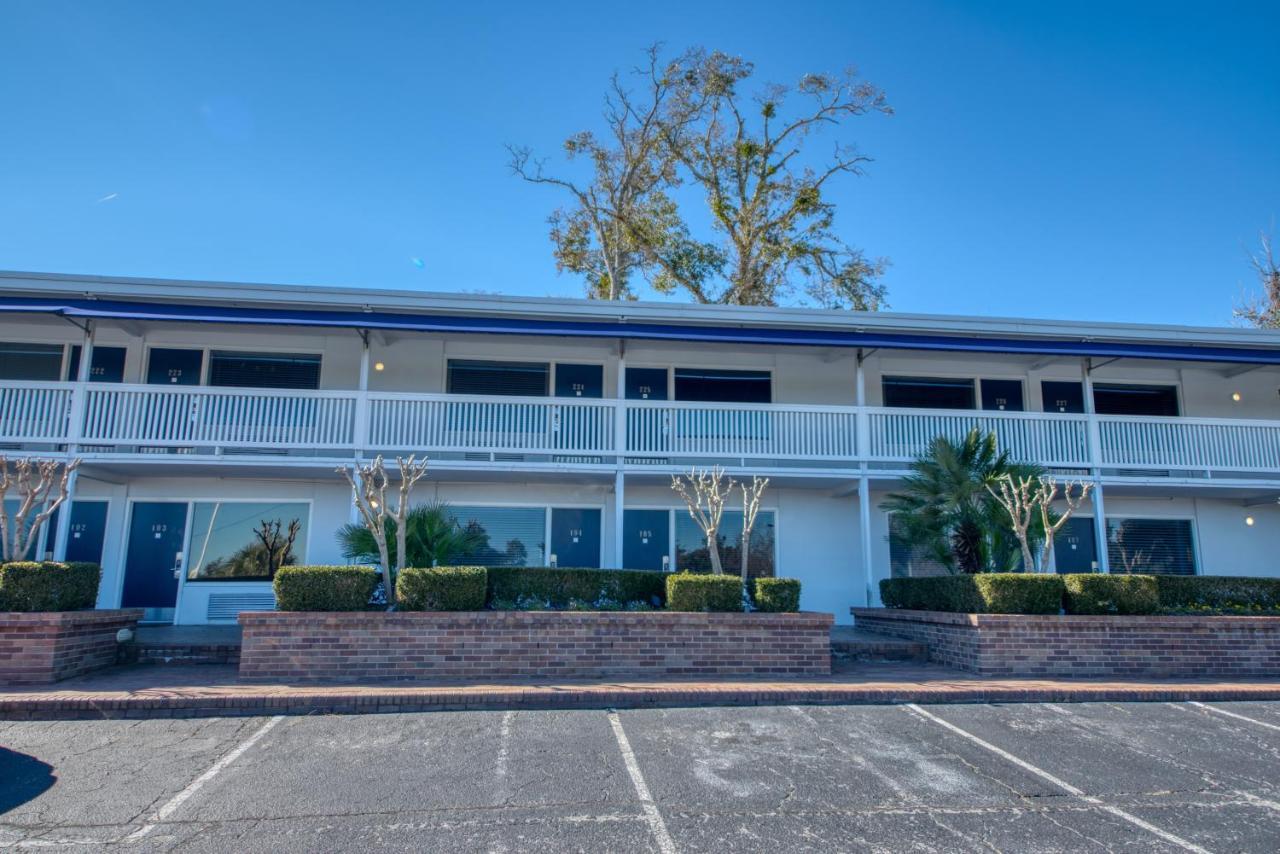 Waterway View Studio 2 W/ Pool, 1 Mile To Wrightsville Beach ウィルミントン エクステリア 写真