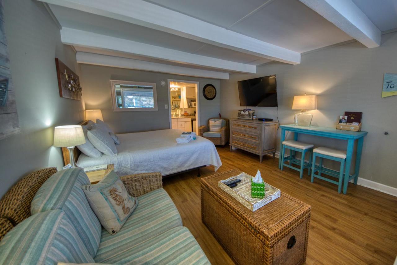 Waterway View Studio 2 W/ Pool, 1 Mile To Wrightsville Beach ウィルミントン エクステリア 写真