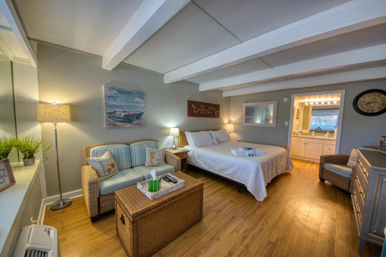Waterway View Studio 2 W/ Pool, 1 Mile To Wrightsville Beach ウィルミントン エクステリア 写真